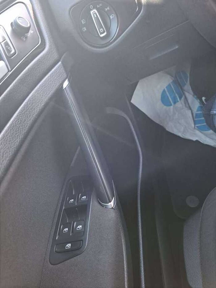 Volkswagen Golf Variant Golf VII Variant Diesel 1.6 TDI Sound Sondermodell