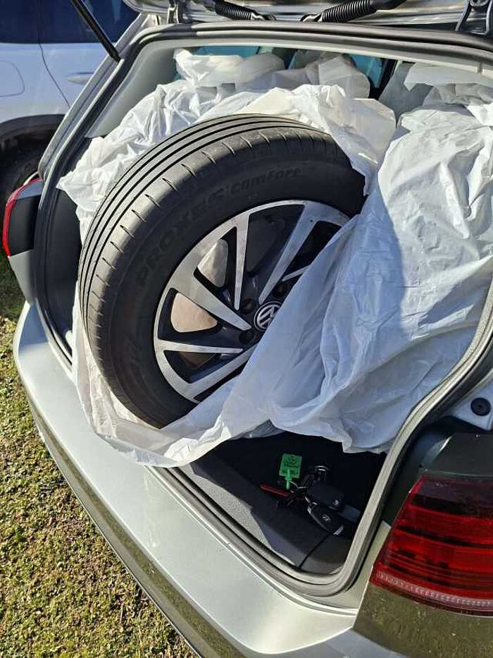 Volkswagen Golf Variant Golf VII Variant Diesel 1.6 TDI Sound Sondermodell